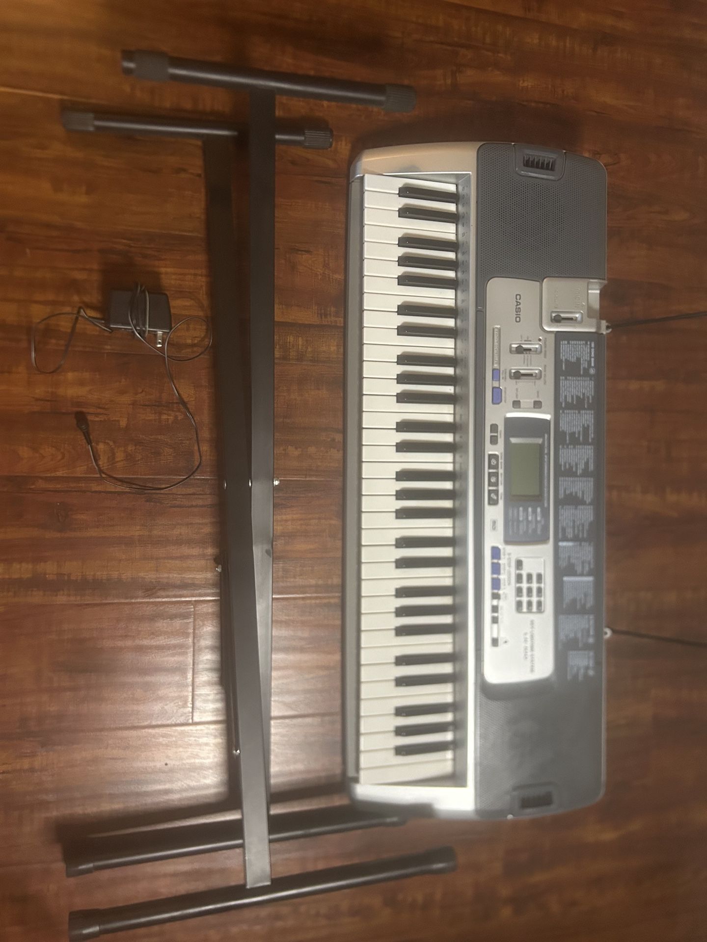 Casio LK-100 Keyboard w/stand