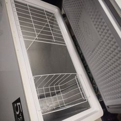 7.1cubic danby freezer 