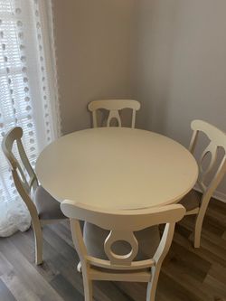 Dining table set