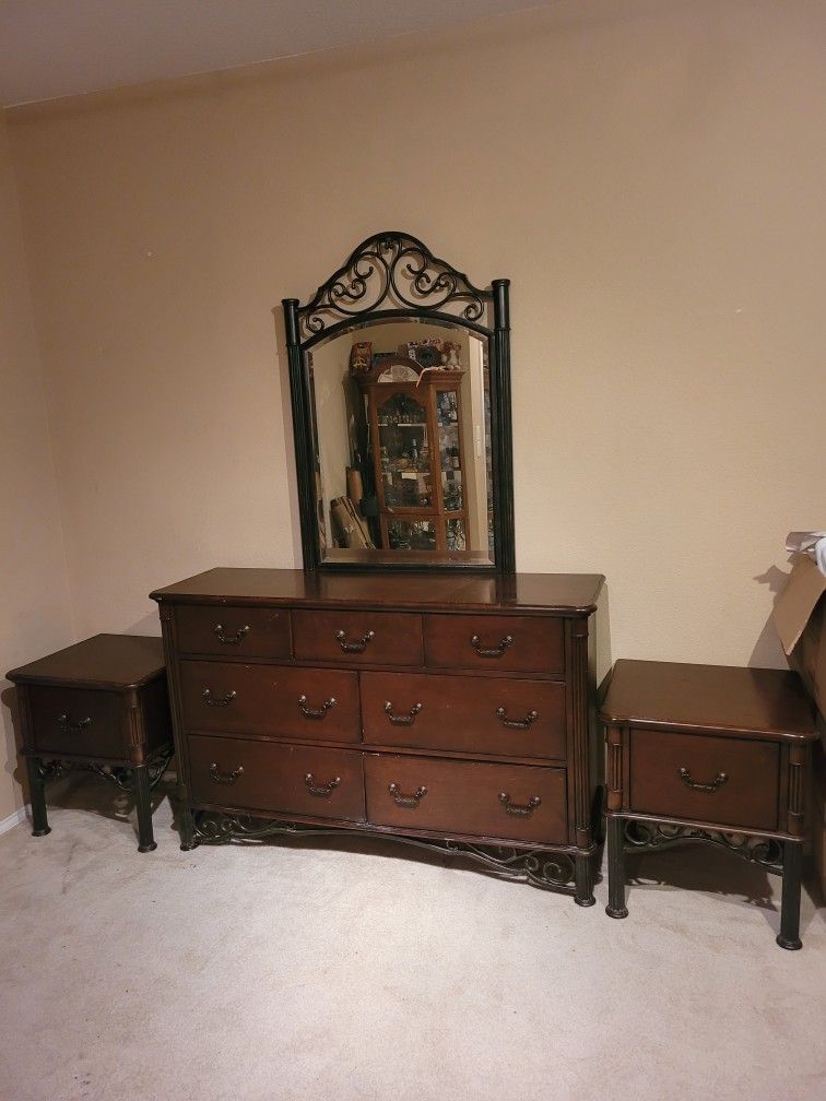 Beautiful Purple Dresser And Nightstand for Sale in San Antonio, TX -  OfferUp