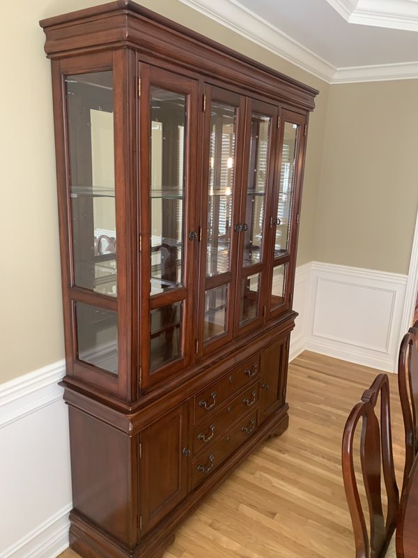 Cherry Dining Room Set and Hutch for Sale in Lexington, KY OfferUp
