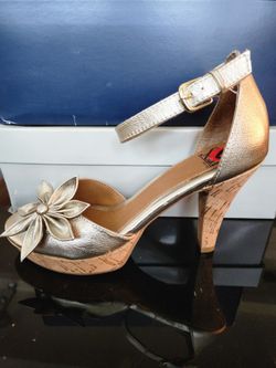Sofft High Heel Shoes - Gold Color