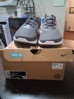 Mens shoes Nike relvolution 6 size 10.5