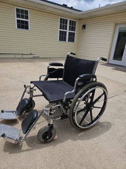 Manual wheelchair HD 24 in seat