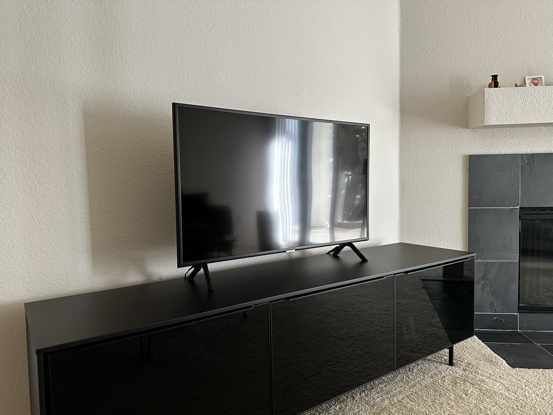 Samsung Smart TV 40 Inch NU7100