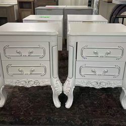 New assembled White Nightstand Set of 2, End Table with 2 Drawers, Carved Bedside Tables, Side Table for Bedroom, Living Room, Classic Bedroom Furnitu