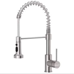 BRAND NEW Kitchen Faucet with Pull Down Sprayer, Dual Function Sprayhead in Stainless Steel Finish