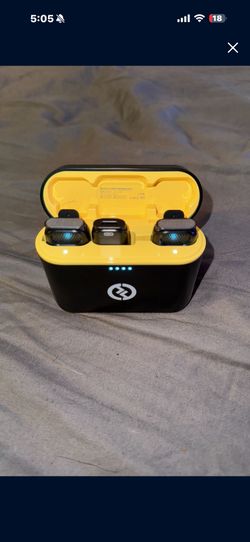Holly land Lark C1 Duo Wireless Microphones