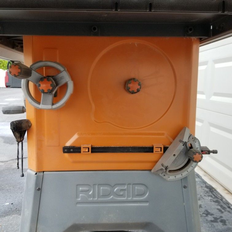 Used Ridgid R4512 10" Table Saw With Router Table for Sale in Phoenix, AZ OfferUp