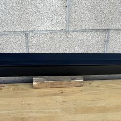 2022 - 2024 KIA CARNIVAL RIGHT PASSENGER SIDE FRONT DOOR LOWER TRIM MOLDING OEM