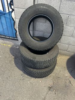 Goodyear Wrangler AT/S P265/70R17