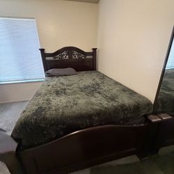 Queen Bed And Dresser Set 
