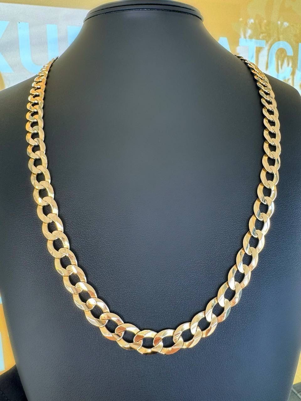 14k solid yellow gold Curb style 24.5β chain Necklace 62.2 grams 10mm