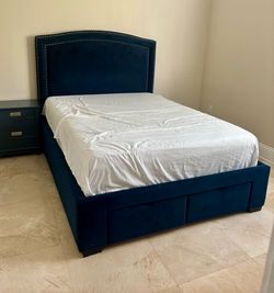 BLUE IS THE VIBE!