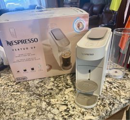 Nespresso Vertuo Up by De'Longhi coffee machine maker/ máquina para ser café