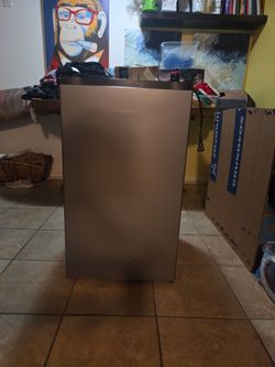 Mini fridge
