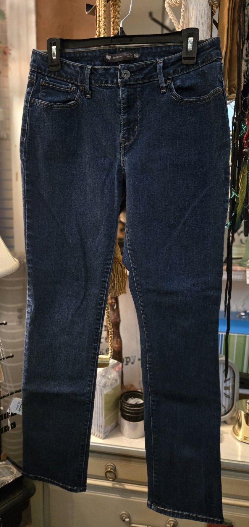 Ladies Levi's Size 12, 31x30