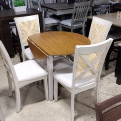 beautiful Round Top Dining Table with 2-Drop Leaves  and 4 chairs(New)