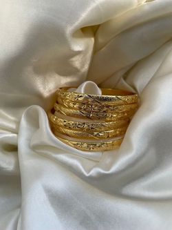 Non-Tarnish Gold Bangle