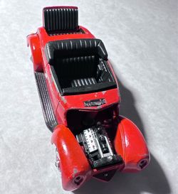 Golden Wheel Diecast Hot Rod Convertible Red Classic Collectible Car A106