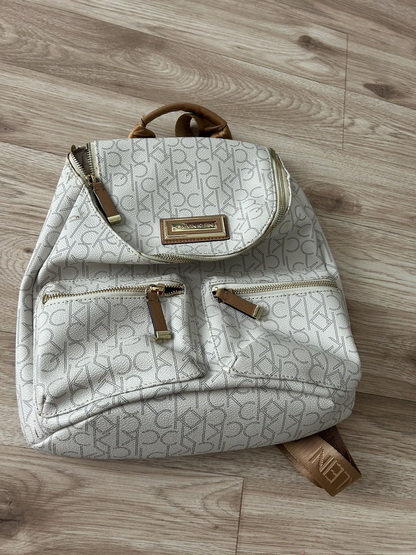 Calvin Klein Backpack for Sale in San Antonio, TX - OfferUp