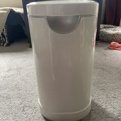Arm & Hammer Diaper Pail