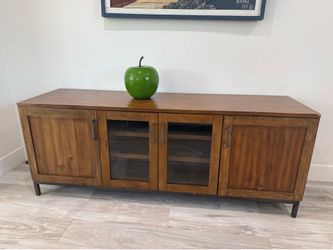 Entertainment center