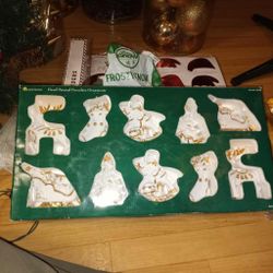 More Items That Go With The Christmas Tree 