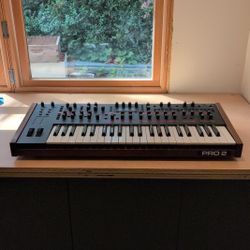 Dave Smith Dsi Pro 2 Synthesizer 