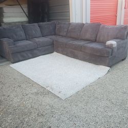Sectional couch