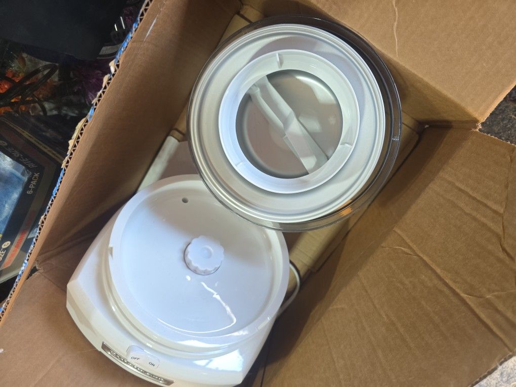 Ice Cream/ Sorbet Maker