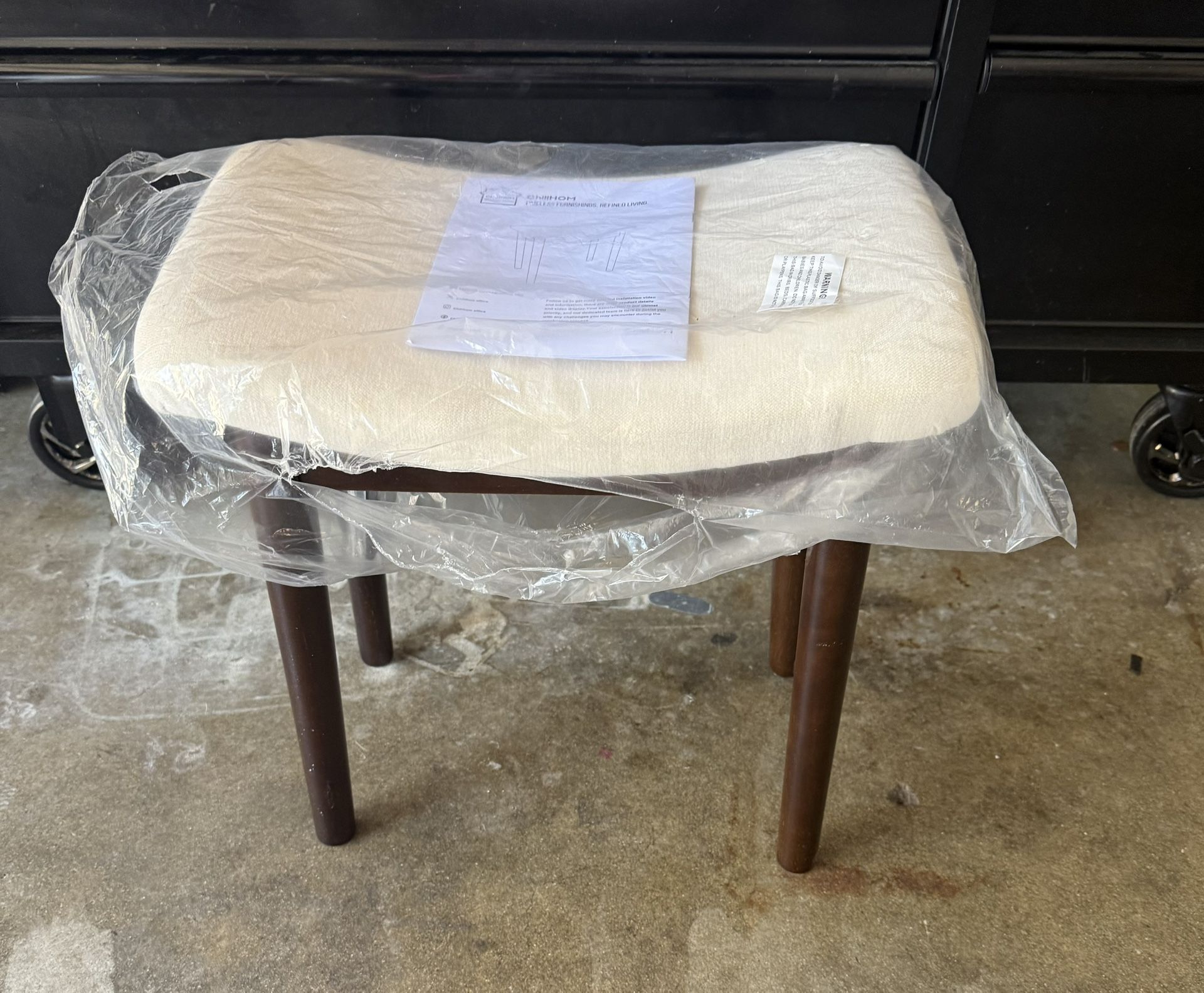 Vanity Stool with Saddle Cushion