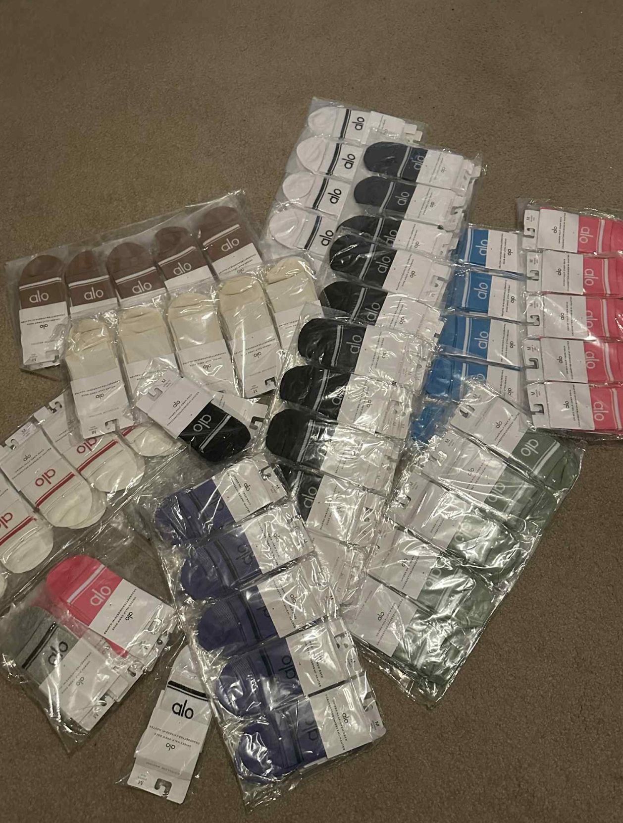 ALO Yoga Throwback Unisex Half Crew Socks Medium