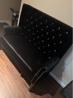 Black luxury tufted couch