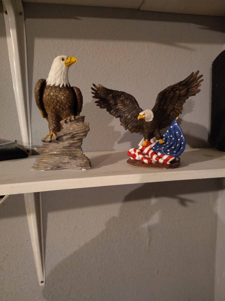 Dual American Eagle Statue