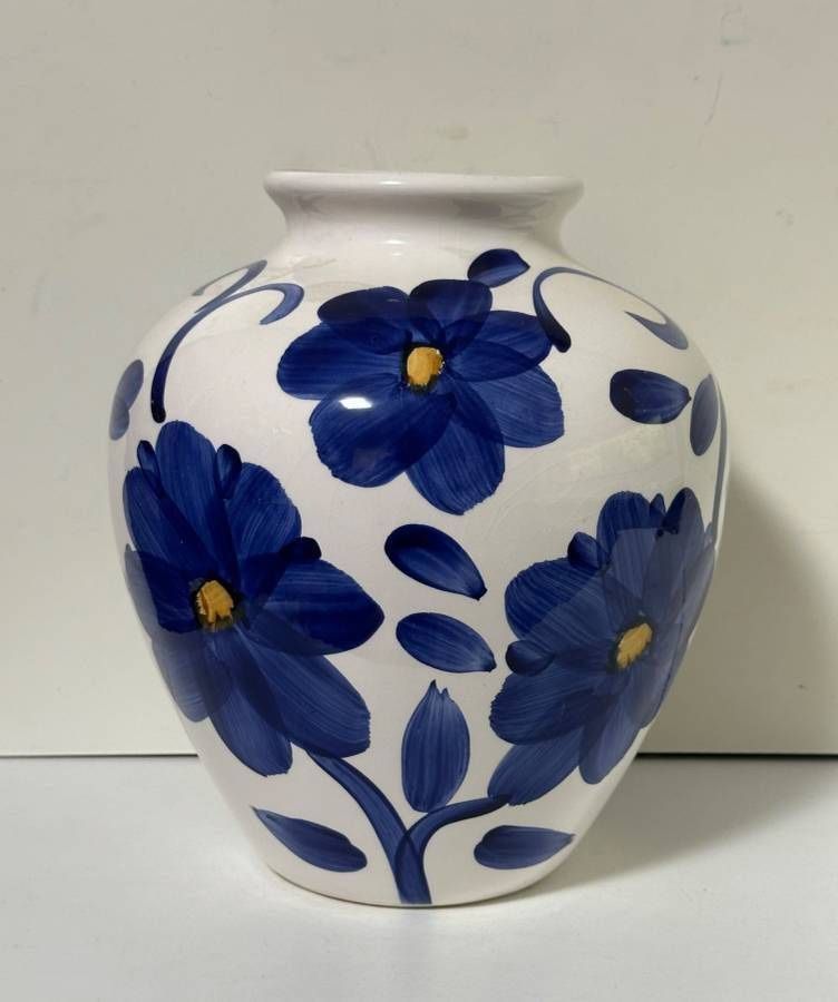 Vintage Blue And White Flowers Ceramic Porcelain Vase Accent Home Decor