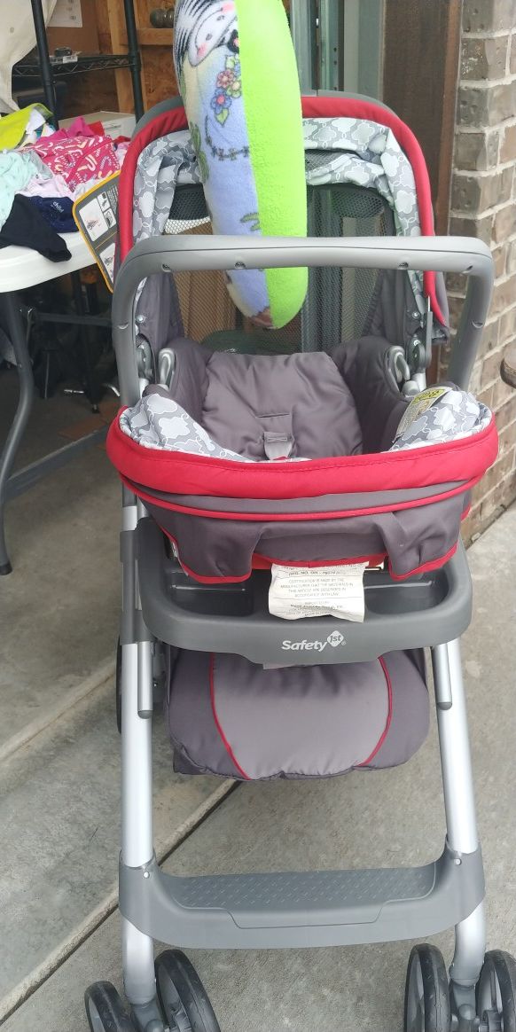 Safety first stroller/carseat combo