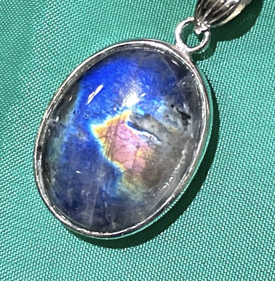 Sterling Labradorite Pendant