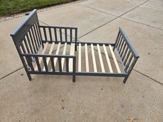 Toddler bed