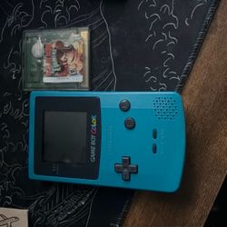 Gameboy Color Cyan With Donkey Kong Country 