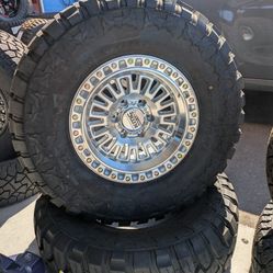 New Kmc Aztec 17x8.5 6/139 With 35x12.50/R17 M/T
