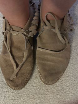 Vintage Native American moccasins done 10 M numbered