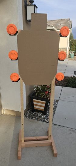 Shooting Target Stand with Clay Pigeon Holders
