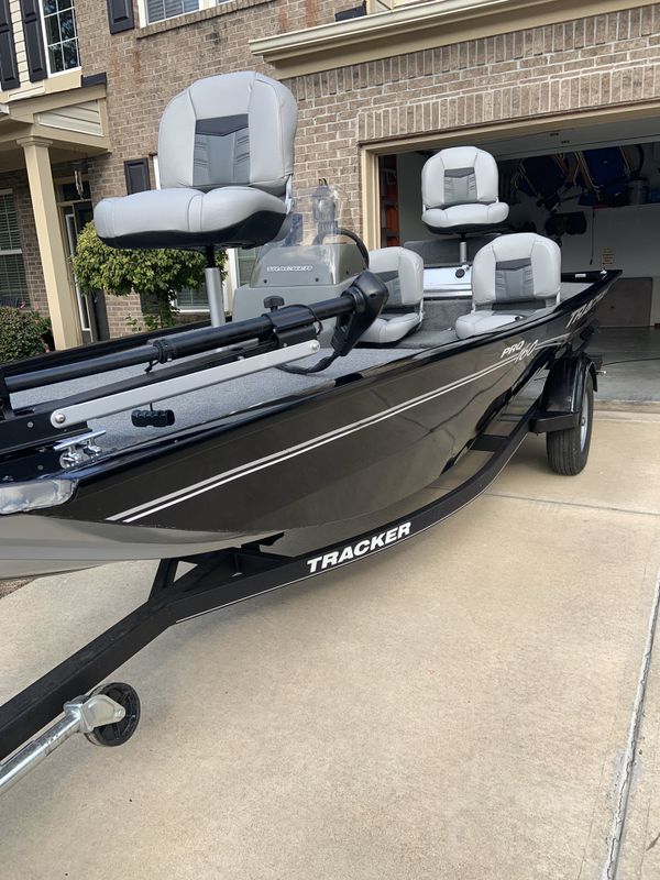2018 pro 160 tracker 16’ with 9.9 4 stroke motor