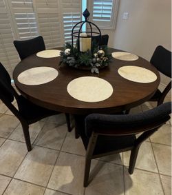 Dinning table