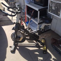 PoobooD525LM Exercise Bike