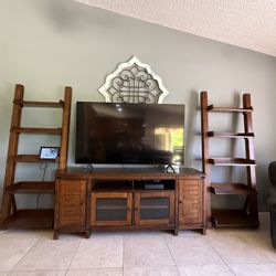 Tv Stand & 2 Matching Ladder Shelves