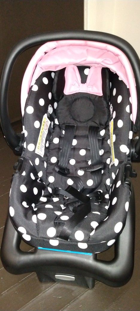 Disney Minnie Mouse Car Seat With Base