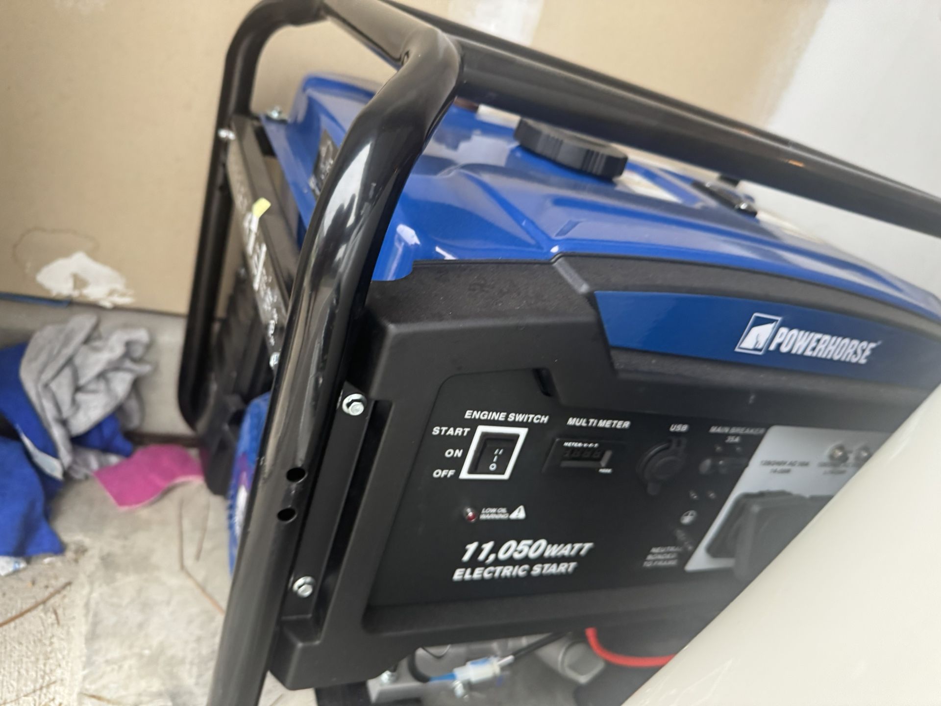 Powerhouse Generator 11,050 Watts Brand New 