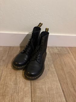 Dr Martens 1460 size 6